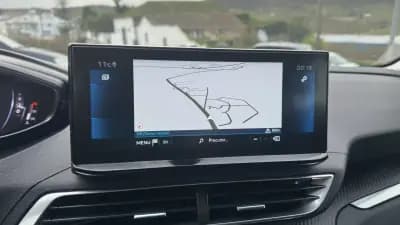 Vendo Peugeot 3008 2021 - 21800 EUR, 67000 km - AUTO.MOTO.pt