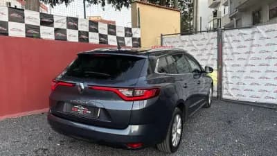 Sell Renault Mégane Sport Tourer 2019 - 12900 EUR, 94000 km - AUTO.MOTO.pt