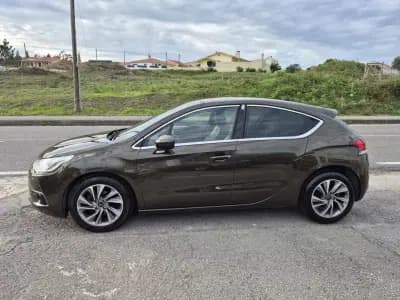 Vendo Citroën DS4 2012 - 11400 EUR, 214040 km - AUTO.MOTO.pt