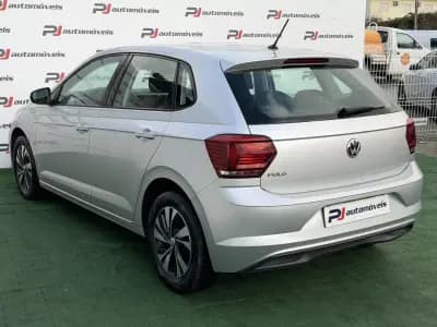 Vendo Volkswagen Polo 2018 - 12990 EUR, 69000 km - AUTO.MOTO.pt