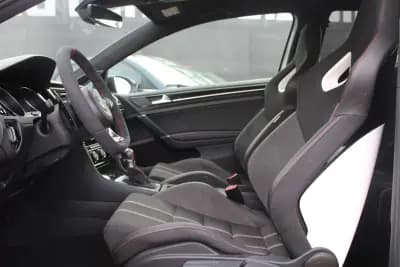 Vendo Volkswagen Golf 2017 - 33990 EUR, 55000 km - AUTO.MOTO.pt