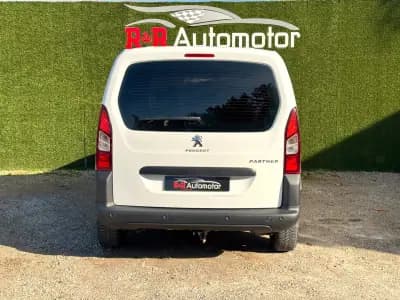 Sell Peugeot Partner 2014 - 9250 EUR, 190000 km - AUTO.MOTO.pt