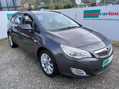Vendo Opel Astra Sports Tourer 2012 - 6950 EUR, 178110 km - AUTO.MOTO.pt