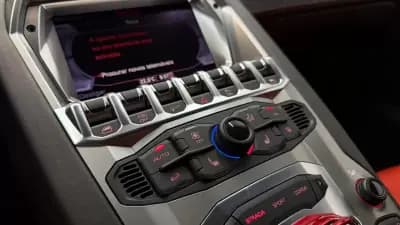 Sell Lamborghini Aventador 2012 - 349900 EUR, 17929 km - AUTO.MOTO.pt