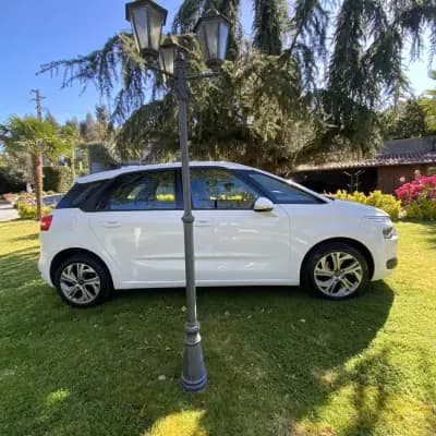 Vendo Citroën C4 Picasso 2016 - 13990 EUR, 168400 km - AUTO.MOTO.pt