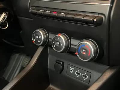 Vendo Renault Clio 2021 - 12990 EUR, 80000 km - AUTO.MOTO.pt