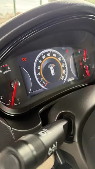 Vendo Opel Insignia 2016 - 13500 EUR, 164000 km - AUTO.MOTO.pt