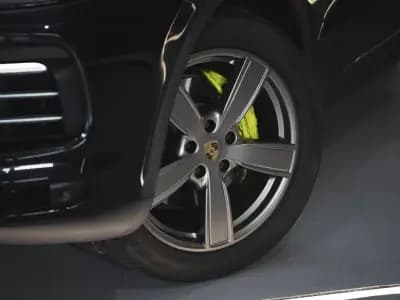 Vendo Porsche Cayenne 2018 - 59990 EUR, 119000 km - AUTO.MOTO.pt