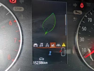 Sell Renault Clio 2023 - 13500 EUR, 152386 km - AUTO.MOTO.pt