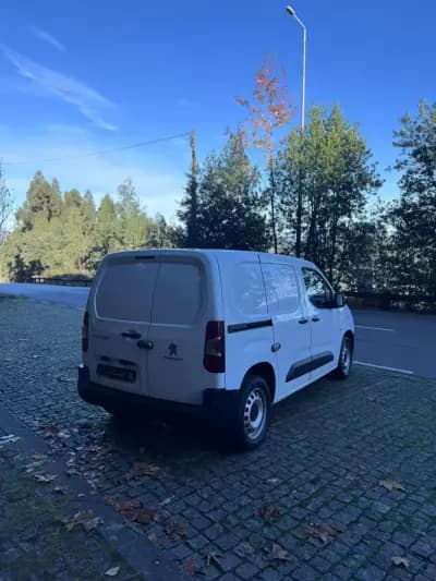Sell Peugeot Partner 2022 - 14500 EUR, 132662 km - AUTO.MOTO.pt