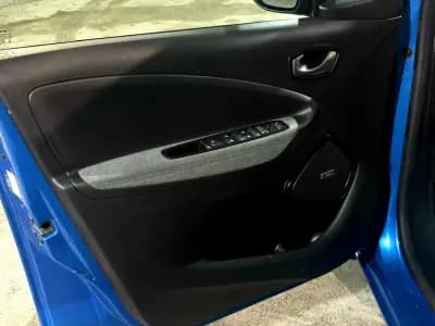 Sell Renault Zoe 2020 - 13900 EUR, 105098 km - AUTO.MOTO.pt