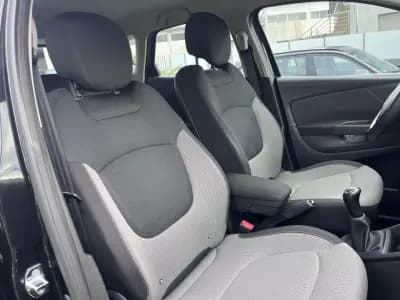 Vendo Renault Captur 2015 - 11900 EUR, 133000 km - AUTO.MOTO.pt