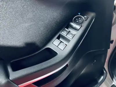 Sell Ford Fiesta 2019 - 21990 EUR, 151232 km - AUTO.MOTO.pt