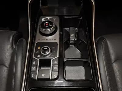 Sell Kia Sorento 2021 - 37900 EUR, 116815 km - AUTO.MOTO.pt