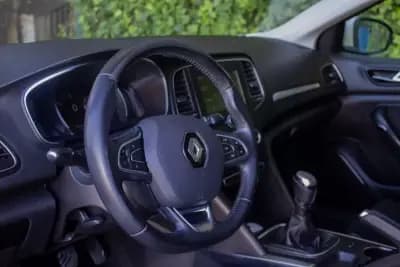 Vendo Renault Mégane Sport Tourer 2017 - 9900 EUR, 263300 km - AUTO.MOTO.pt