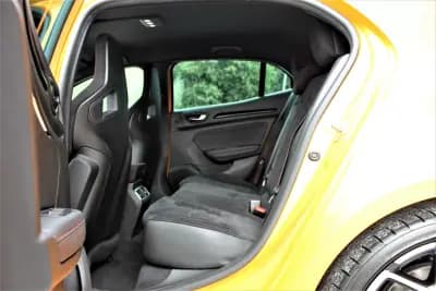 Vendo Renault Mégane 2019 - 43990 EUR, 42000 km - AUTO.MOTO.pt