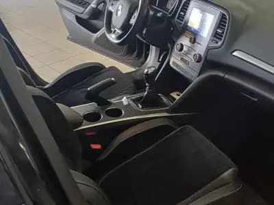 Sell Renault Mégane 2016 - 16190 EUR, 93255 km - AUTO.MOTO.pt