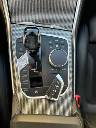 Vendo BMW 330 2019 - 30000 EUR, 210000 km - AUTO.MOTO.pt