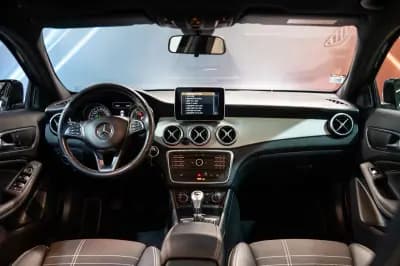 Vendo Mercedes-Benz GLA 180 2017 - 17900 EUR, 228238 km - AUTO.MOTO.pt