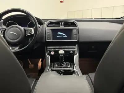 Sell Jaguar XE 2016 - 15990 EUR, 184000 km - AUTO.MOTO.pt