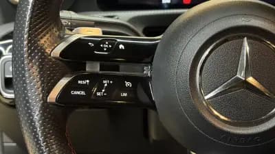 Vendo Mercedes-Benz CLA 180 2023 - 34970 EUR, 70000 km - AUTO.MOTO.pt