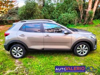 Sell Kia Stonic 2023 - 16950 EUR, 39477 km - AUTO.MOTO.pt