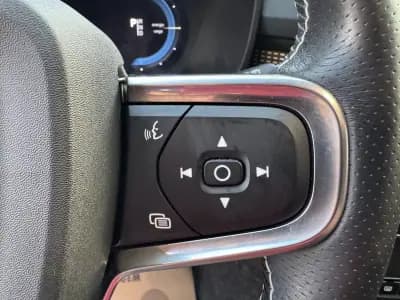 Sell Volvo XC 40 2021 - 31500 EUR, 77000 km - AUTO.MOTO.pt