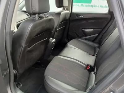 Vendo Opel Astra Sports Tourer 2012 - 6950 EUR, 178110 km - AUTO.MOTO.pt