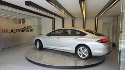 Sell Opel Insignia Grand Sport 2018 - 12900 EUR, 149839 km - AUTO.MOTO.pt