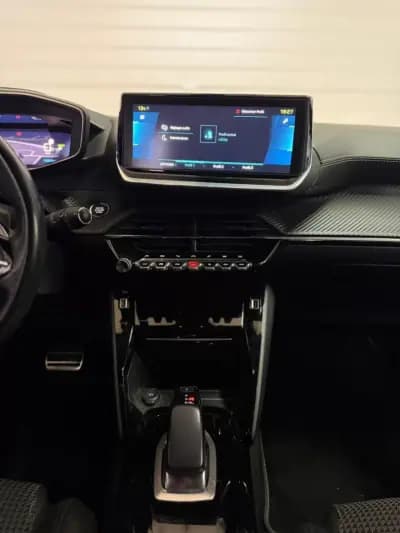 Sell Peugeot e-208 2020 - 17990 EUR, 55000 km - AUTO.MOTO.pt