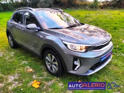 Sell Kia Stonic 2023 - 16950 EUR, 39477 km - AUTO.MOTO.pt