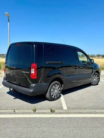 Vendo Peugeot Partner 2012 - 7750 EUR, 219000 km - AUTO.MOTO.pt