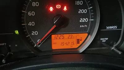 Vendo Toyota Yaris 2012 - 8490 EUR, 154000 km - AUTO.MOTO.pt