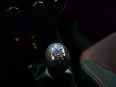 Vendo Renault Clio 2014 - 8990 EUR, 189000 km - AUTO.MOTO.pt