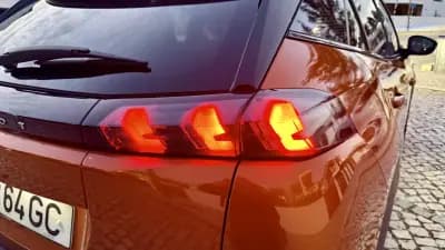 Sell Peugeot e-2008 2020 - 18900 EUR, 53838 km - AUTO.MOTO.pt