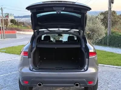 Sell Jaguar F-Pace 2016 - 30999 EUR, 144450 km - AUTO.MOTO.pt