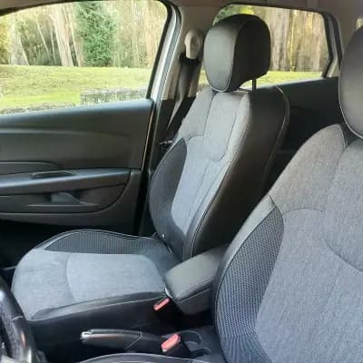 Vendo Renault Captur 2018 - 15800 EUR, 84000 km - AUTO.MOTO.pt