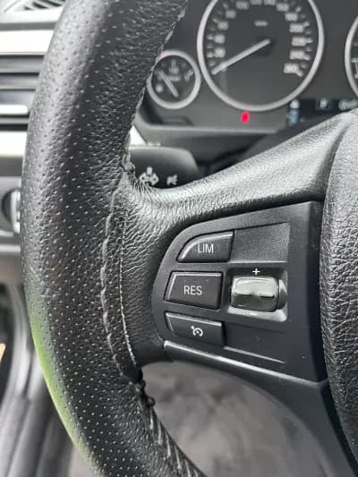 Vendo BMW 320 2013 - 13900 EUR, 220000 km - AUTO.MOTO.pt