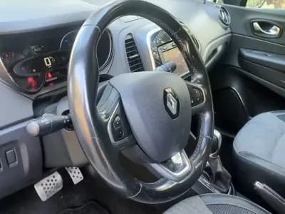 Vendo Renault Captur 2018 - 15800 EUR, 84000 km - AUTO.MOTO.pt