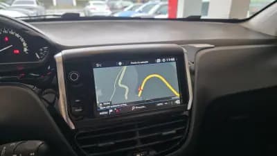 Sell Peugeot 208 2019 - 9900 EUR, 179951 km - AUTO.MOTO.pt