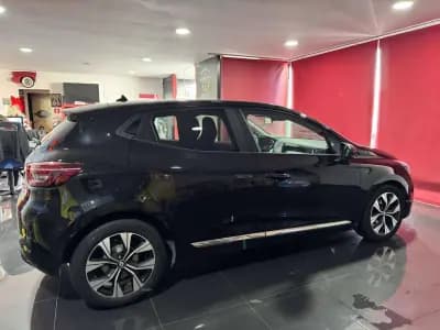 Vendo Renault Clio 2023 - 15500 EUR, 136000 km - AUTO.MOTO.pt