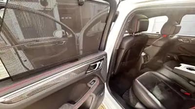 Sell Porsche Macan 2021 - 89500 EUR, 94000 km - AUTO.MOTO.pt