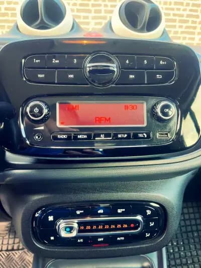 Vendo Smart Fortwo Cabrio 2017 - 10500 EUR, 58000 km - AUTO.MOTO.pt