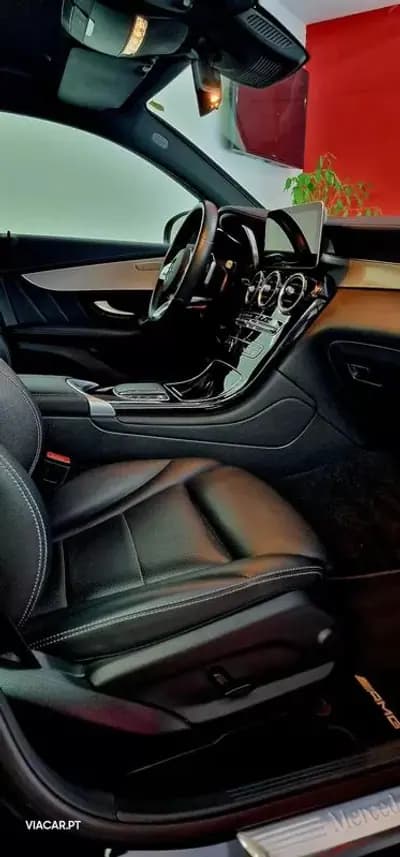 Sell Mercedes-Benz GLC 300 2021 - 51950 EUR, 65000 km - AUTO.MOTO.pt