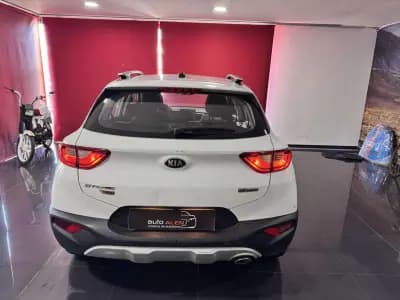 Vendo Kia Stonic 2023 - 15500 EUR, 91000 km - AUTO.MOTO.pt