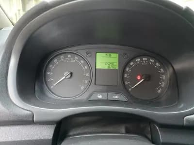 Vendo Skoda Fabia Break 2012 - 6000 EUR, 165296 km - AUTO.MOTO.pt