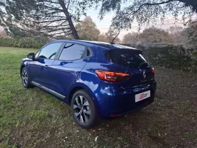 Vendo Renault Clio 2023 - 19990 EUR, 21500 km - AUTO.MOTO.pt