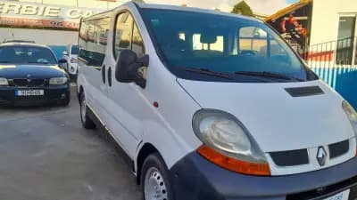 Vendo Renault Trafic 2006 - 11900 EUR, 211000 km - AUTO.MOTO.pt