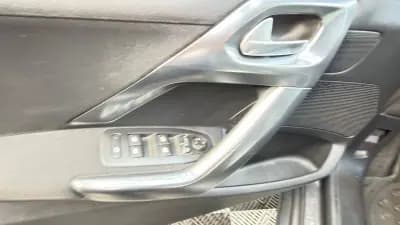 Vendo Peugeot 2008 2018 - 12500 EUR, 103370 km - AUTO.MOTO.pt