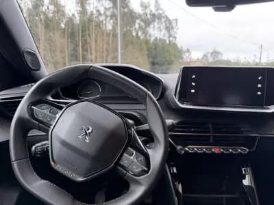 Vendo Peugeot 2008 2023 - 20900 EUR, 101000 km - AUTO.MOTO.pt